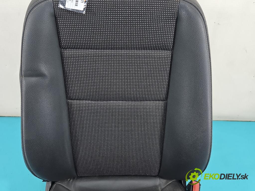 Opel Astra III 2004-2014 1.6 16V 116 HP manual 85 kW 1598 cm3 5- Sedačka pravý  (Sedadlo)