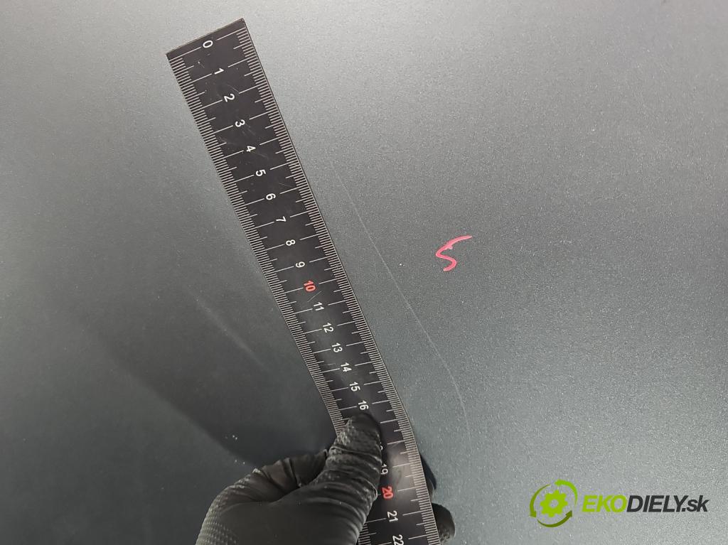 Vw Passat B8 2014 - 1.4 tsi 125 hp manual 92 kW 1395 cm3 4- kapota přední