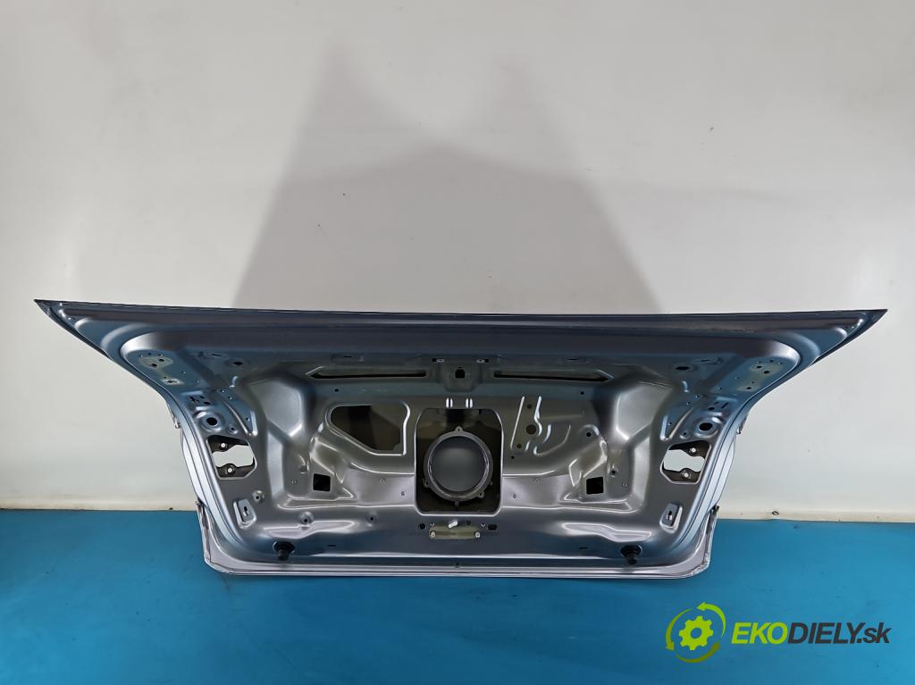 Vw Passat B8 2014 - 1.4 tsi 125 hp manual 92 kW 1395 cm3 4- zadní kufrové dveře  (Zadní kapota (kufr))