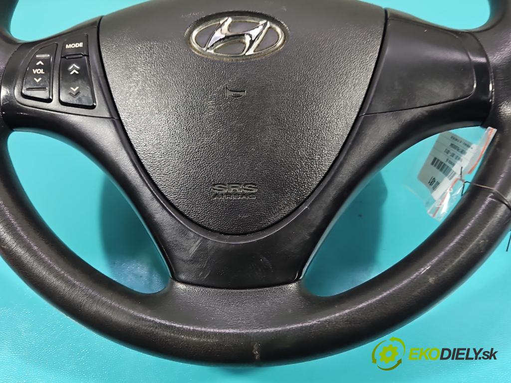 Hyundai I30 I 2007-2012 1.6 crdi 115 hp manual 84.6 kW 1582 cm3 5- volant  (Volant)