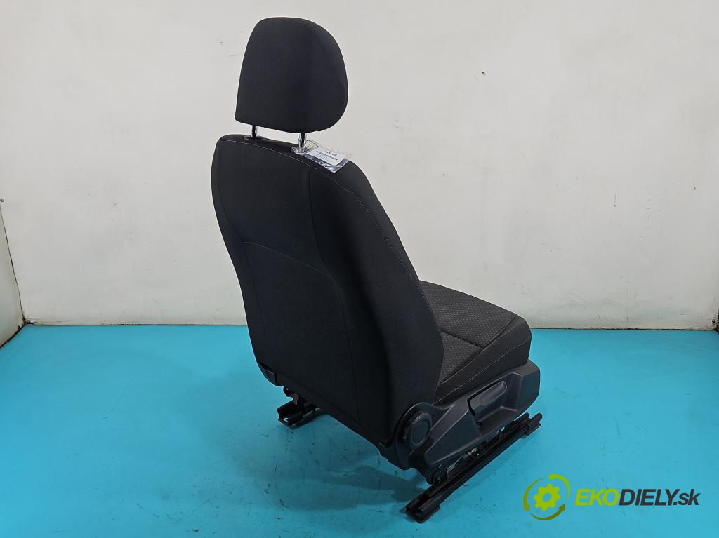 Vw Passat B8 2014 - 1.4 tsi 125 HP manual 92 kW 1395 cm3 4- Sedačka pravý  (Sedadlo)