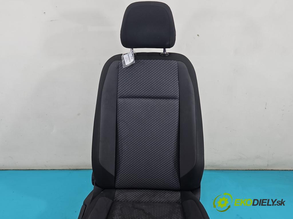 Vw Passat B8 2014 - 1.4 tsi 125 HP manual 92 kW 1395 cm3 4- Sedačka pravý  (Sedadlo)