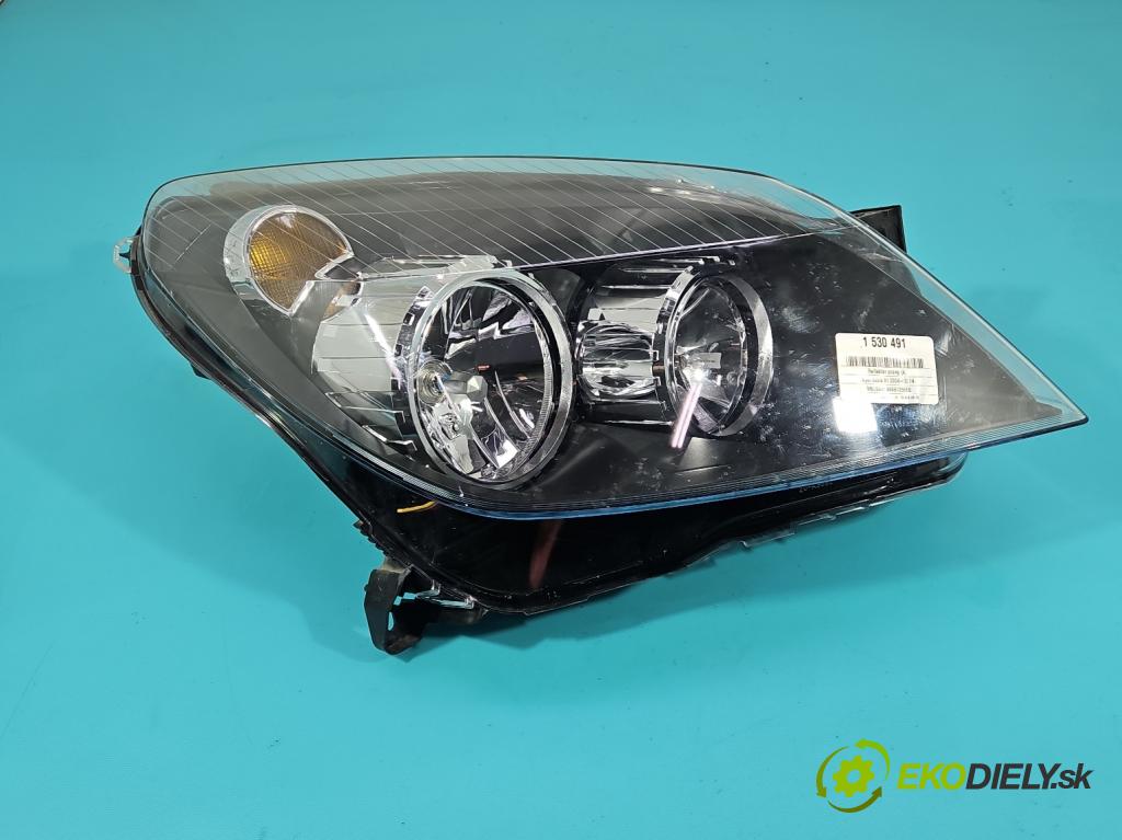 Opel Astra III 2004-2014 1.6 16V 116 HP manual 85 kW 1598 cm3 5- Reflektor: pravý  (Svetlo predné pravé)