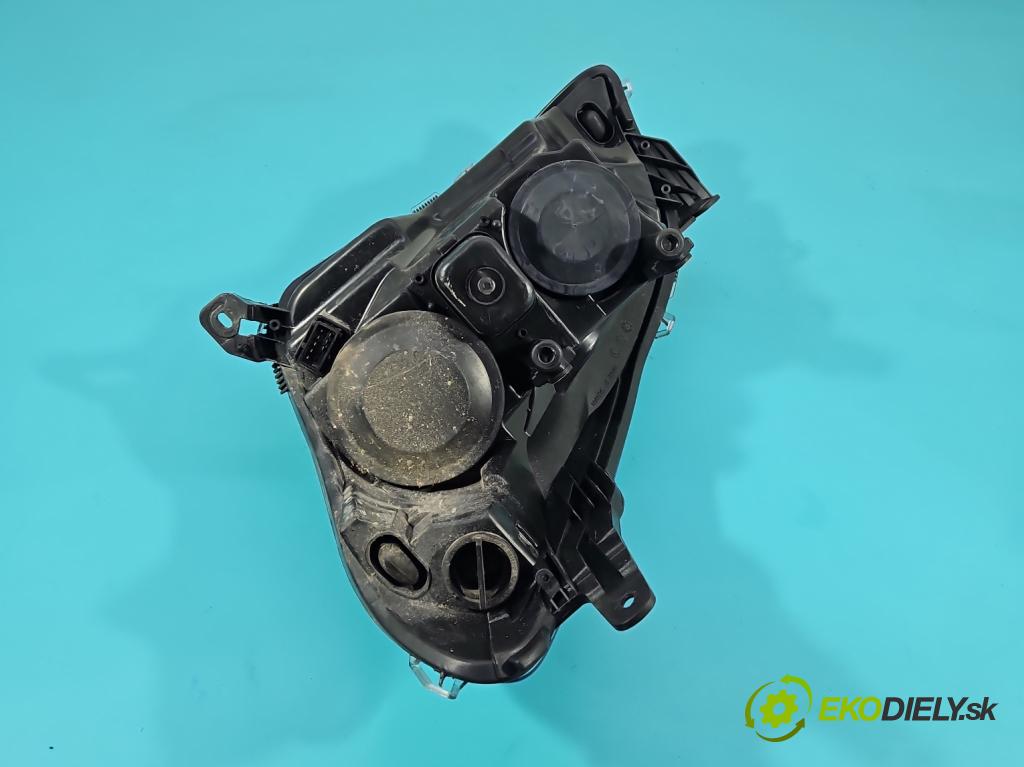 Opel Astra III 2004-2014 1.6 16V 116 HP manual 85 kW 1598 cm3 5- Reflektor: pravý  (Svetlo predné pravé)