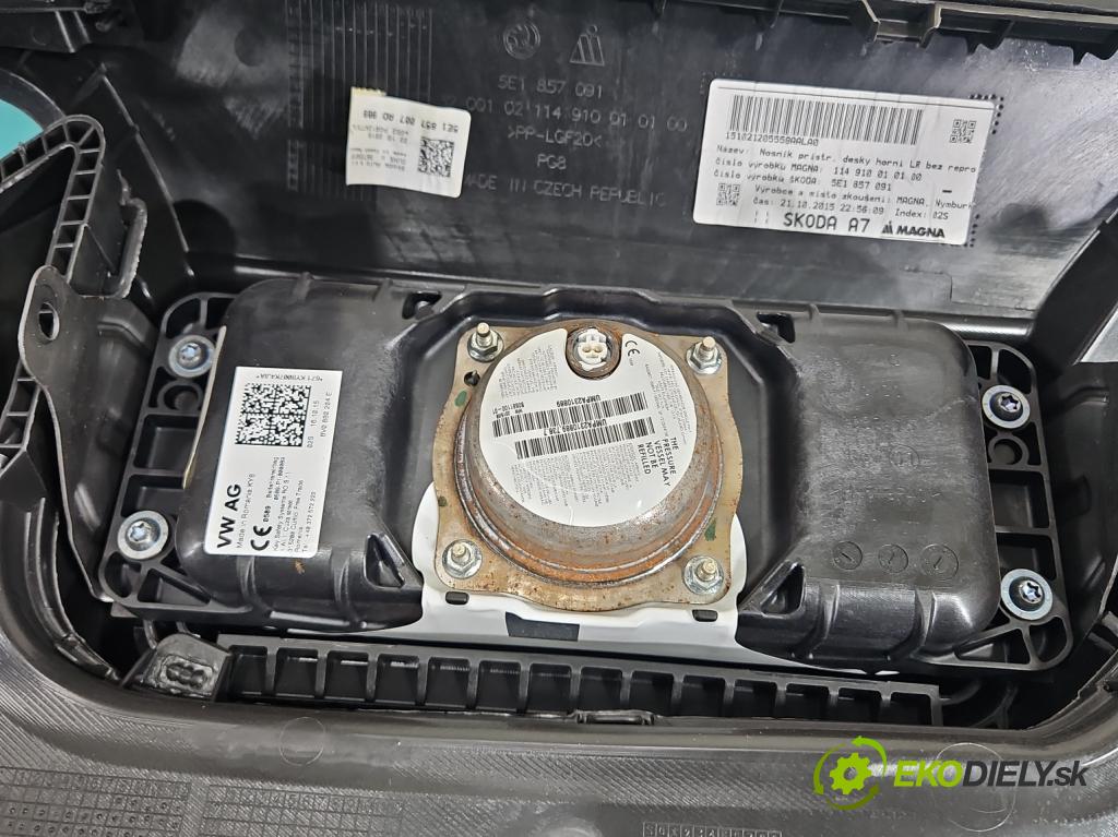 Skoda Octavia III 2013- 1.6 TDI 110 HP manual 81 kW 1598 cm3 5- kokpit,pristrojová doska rozdeľovacia 8V0880204E
