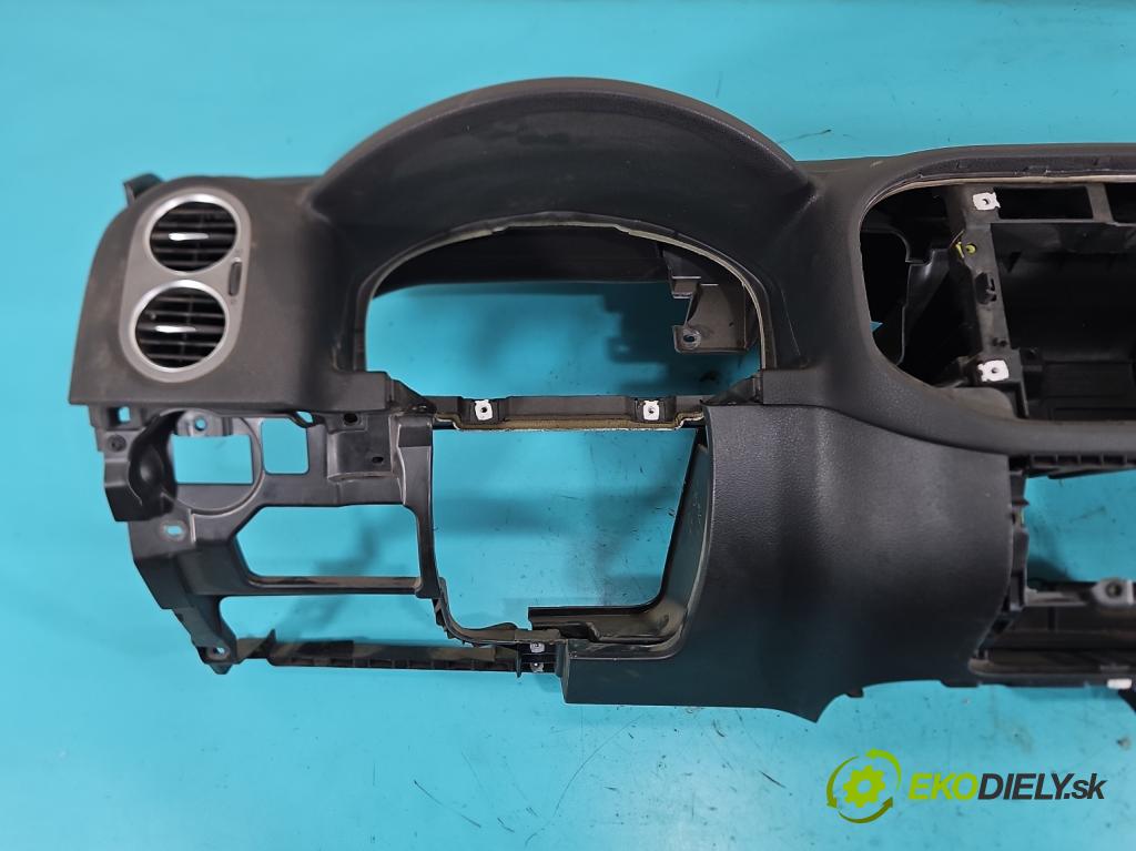 Vw Tiguan I 2007-2016 2.0 TDI 140 hp automatic 103 kW 1968 cm3 5- kokpit,přistrojova deska