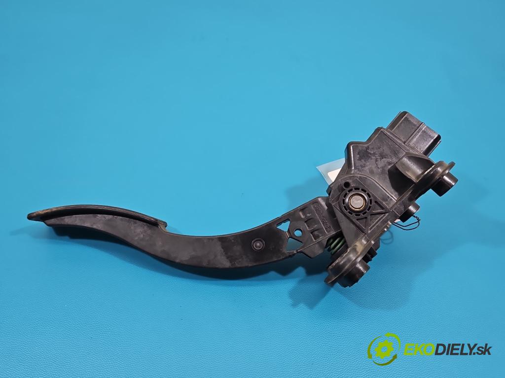 Fiat Freemont 2.0 JTD 170 HP automatic 125 kW 1956 cm3 5- pedal plyn potenciometr: 04891585AE
