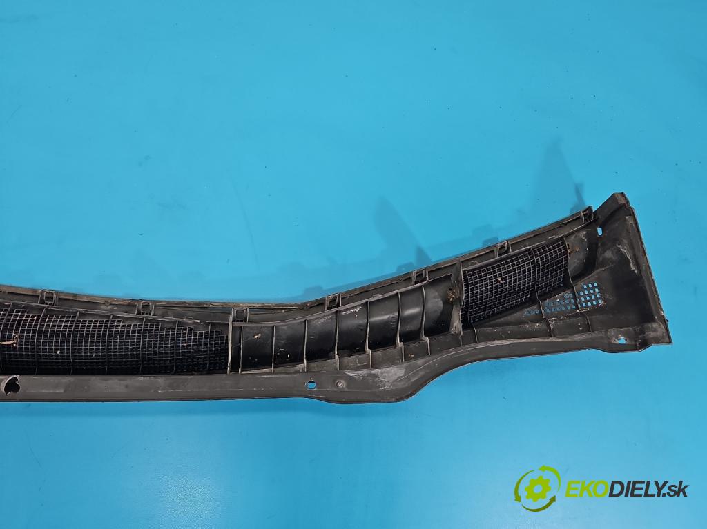 Hyundai I30 I 2007-2012 1.6 crdi 115 HP manual 84.6 kW 1582 cm3 5- torpédo 86151-2L00 (Torpédo (plast pod čelným sklom))