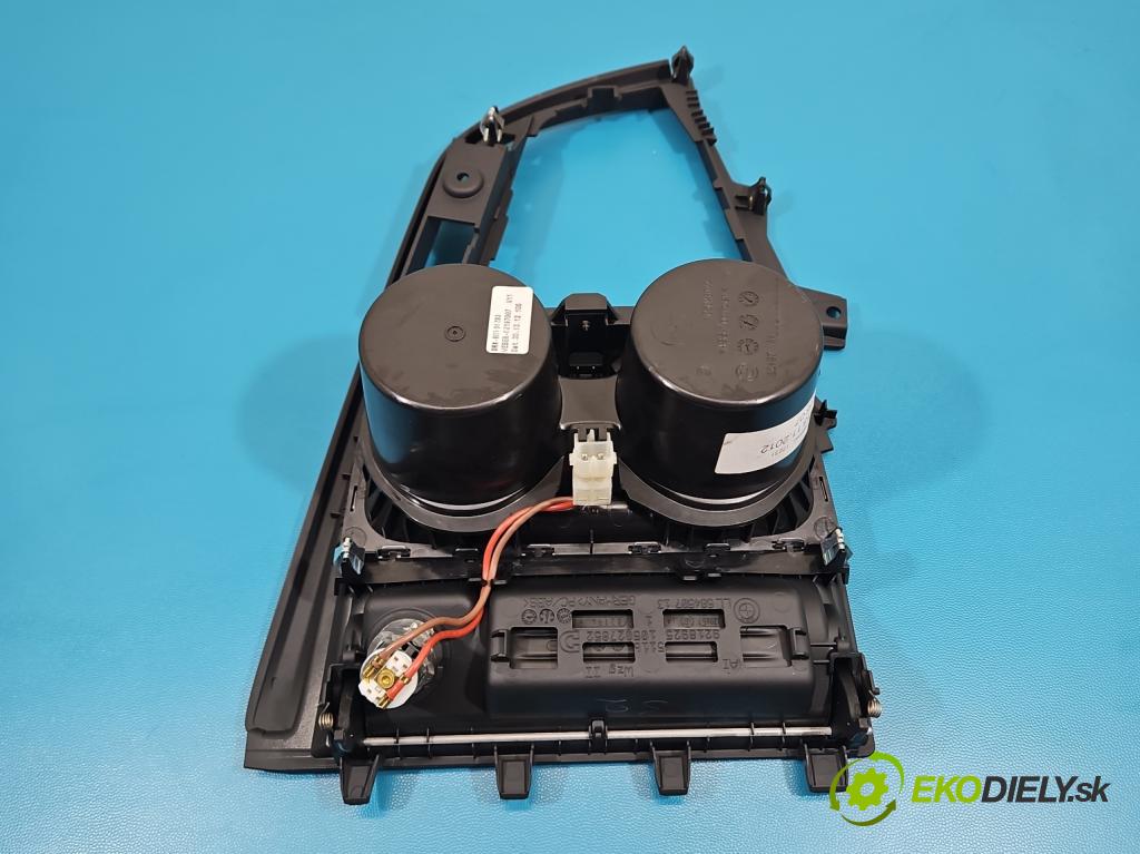 Bmw 3 F30 2011-2018 2.0d 184hp manual 135 kW 1995 cm3 5- Rukojeť: na nápoje: 82197007 (Držiak (úchyt) na nápoje)