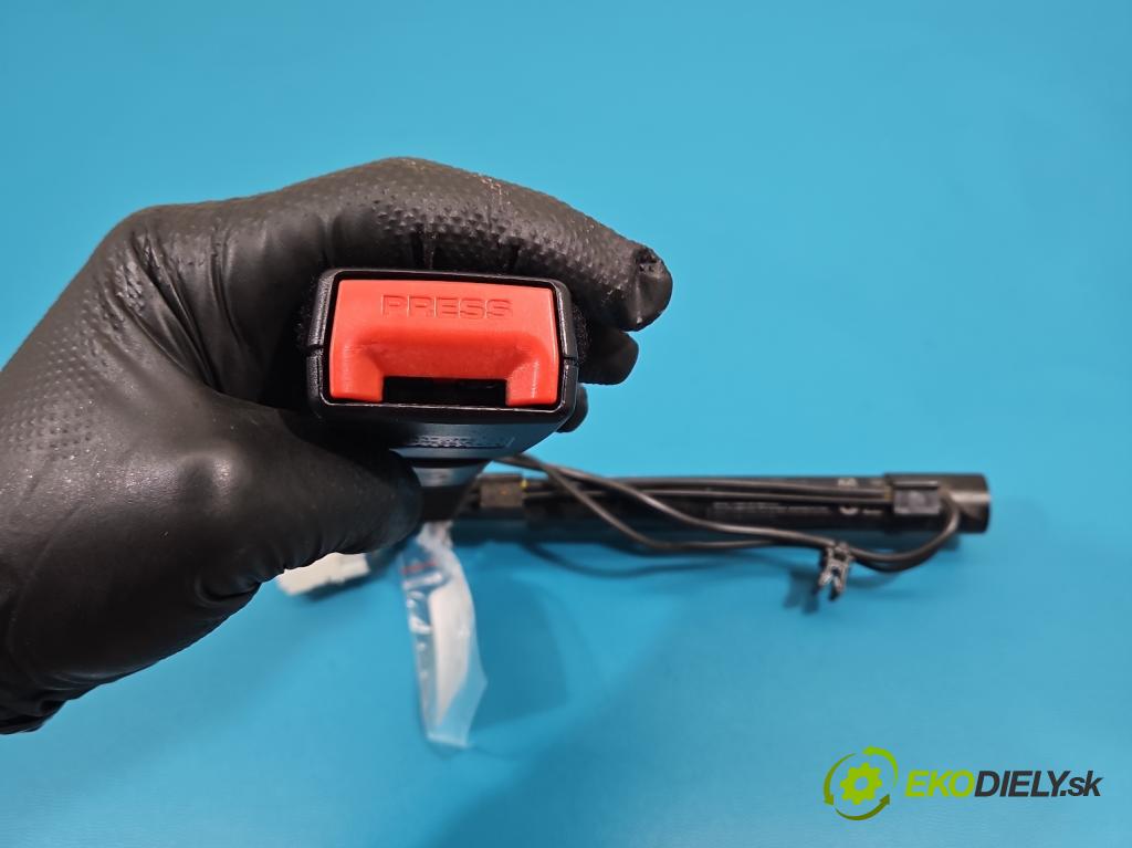 Bmw 3 F30 2011-2018 2.0d 184hp manual 135 kW 1995 cm3 5- pas bezpečnosť: predné pravý 7259388