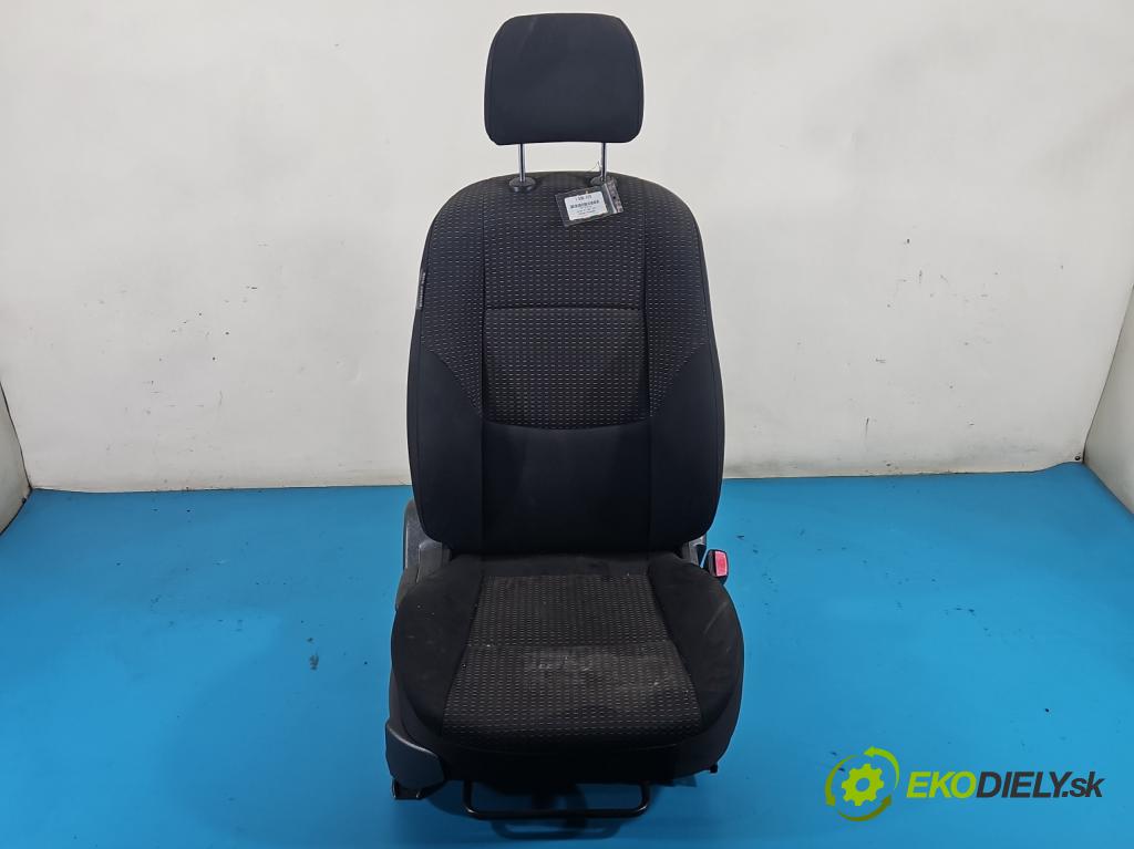 Hyundai I30 I 2007-2012 1.6 crdi 115 HP manual 84.6 kW 1582 cm3 5- Sedačka pravý  (Sedadlo)