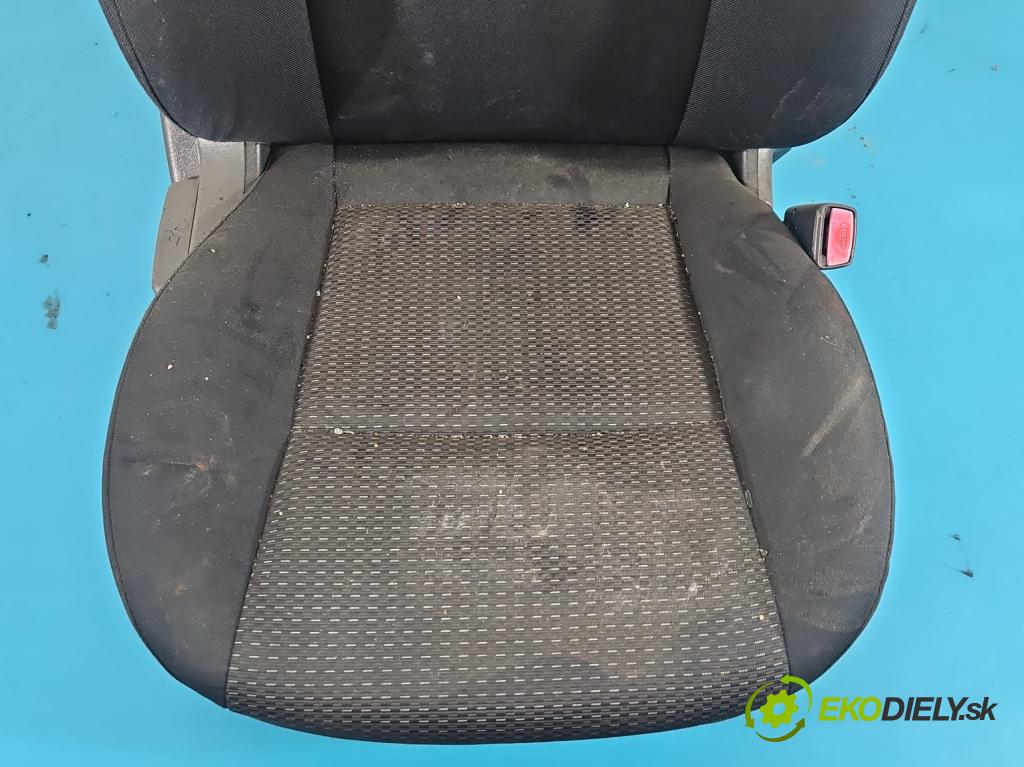 Hyundai I30 I 2007-2012 1.6 crdi 115 HP manual 84.6 kW 1582 cm3 5- Sedačka pravý  (Sedadlo)