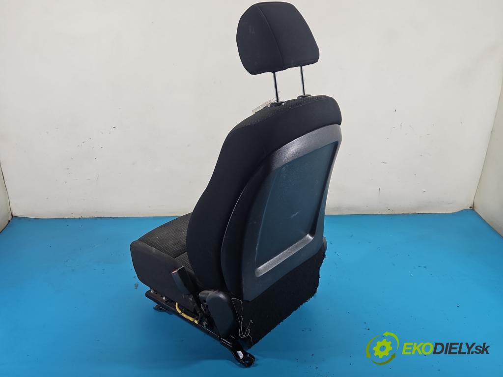 Hyundai I30 I 2007-2012 1.6 crdi 115 HP manual 84.6 kW 1582 cm3 5- Sedačka pravý  (Sedadlo)