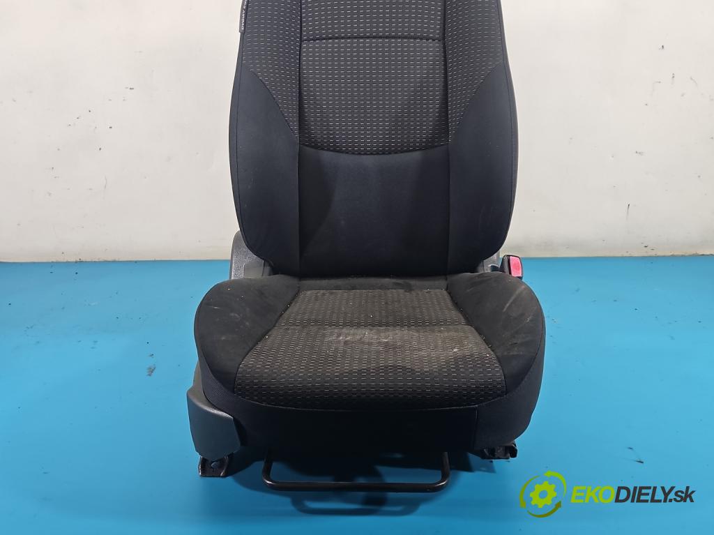 Hyundai I30 I 2007-2012 1.6 crdi 115 HP manual 84.6 kW 1582 cm3 5- Sedačka pravý  (Sedadlo)