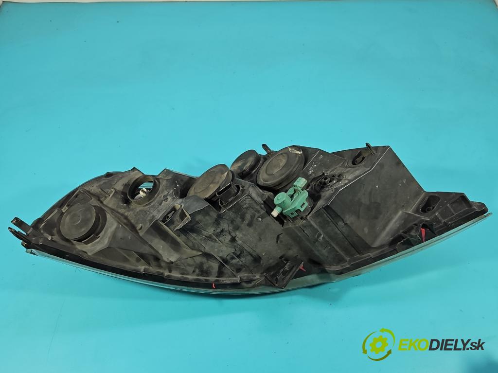 Renault Master III 2010-2024 2.3 dci 163 HP manual 120 kW 2299 cm3 5- Reflektor: pravý 260100049R (Svetlo predné pravé)