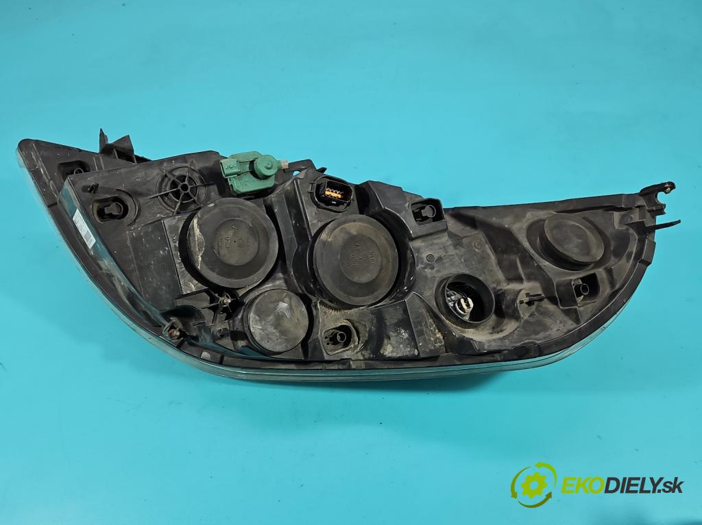 Renault Master III 2010-2024 2.3 dci 163 HP manual 120 kW 2299 cm3 5- Reflektor: pravý 260100049R (Svetlo predné pravé)