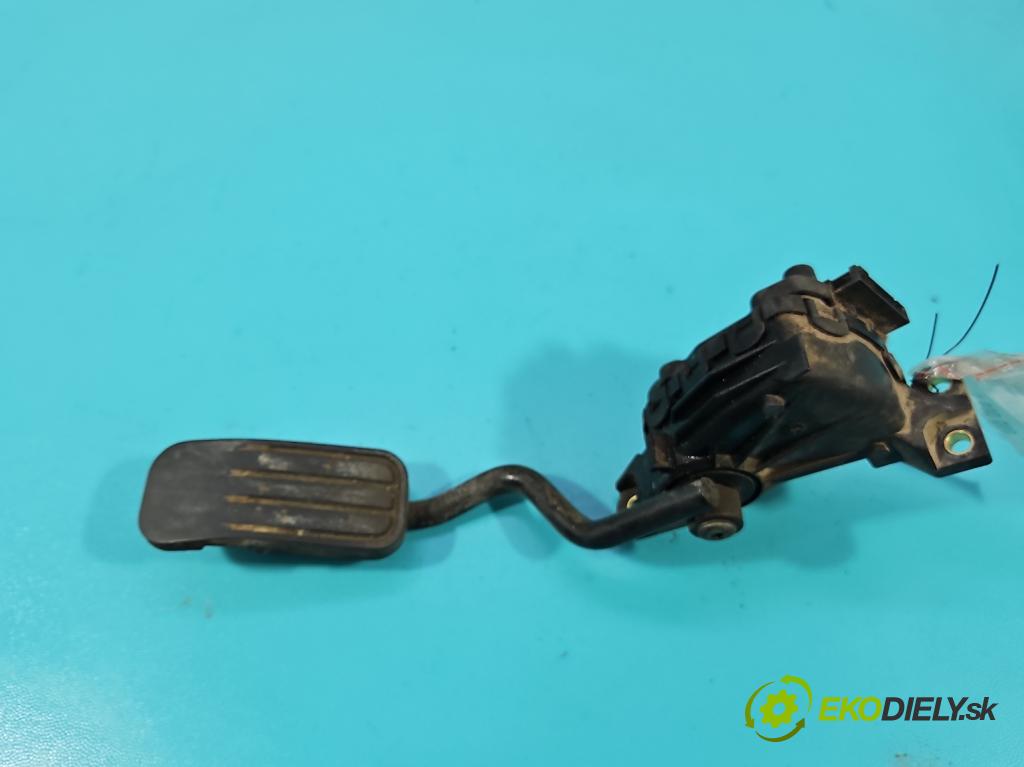 Vw Transporter T4 1990-2003 2.5 TDI 88 hp manual 65 kW 2461 cm3 5- pedal plyn: potenciometr: 7D1721603B
