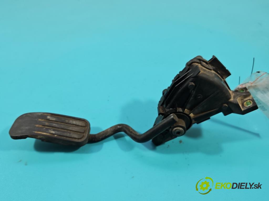 Vw Transporter T4 1990-2003 2.5 TDI 88 hp manual 65 kW 2461 cm3 5- pedal plyn: potenciometr: 7D1721603B