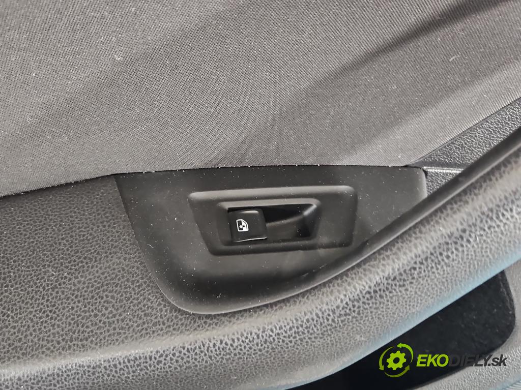 Vw Passat B8 2014 - 1.4 tsi 125 HP manual 92 kW 1395 cm3 4- Čalounictví: dvere zadné ľavé 3G0867419