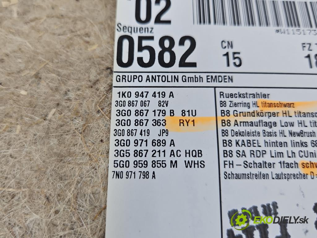 Vw Passat B8 2014 - 1.4 tsi 125 HP manual 92 kW 1395 cm3 4- Čalounictví: dvere zadné ľavé 3G0867419