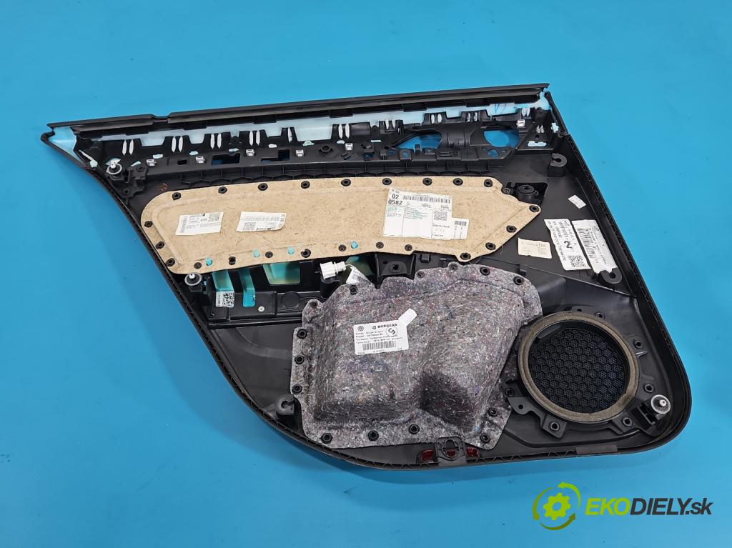 Vw Passat B8 2014 - 1.4 tsi 125 HP manual 92 kW 1395 cm3 4- Čalounictví: dvere zadné pravé