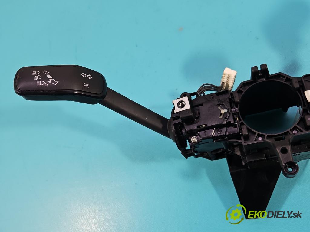 Vw Passat B8 2014 - 1.4 tsi 125 HP manual 92 kW 1395 cm3 4- prepínač komplex: 5Q0953521AF (Prepínacie páčky pod volantom)