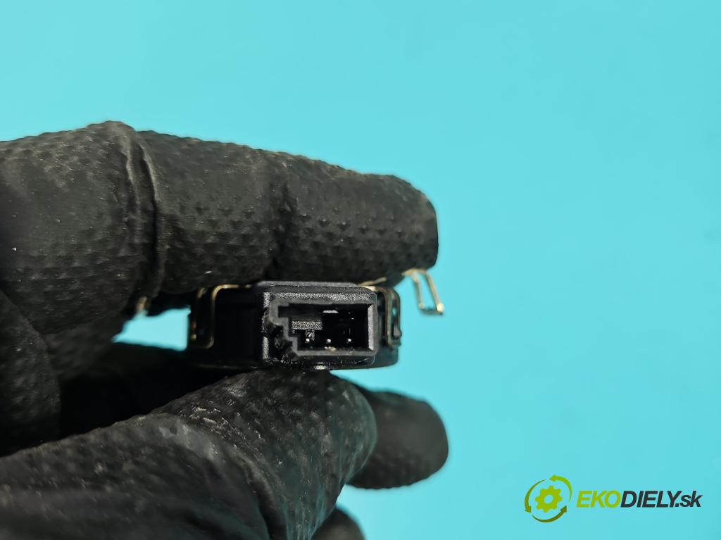 Vw Passat B8 2014 - 1.4 tsi 125 HP manual 92 kW 1395 cm3 4- snímač déšť: 5Q0955547B (Snímač dažďa)