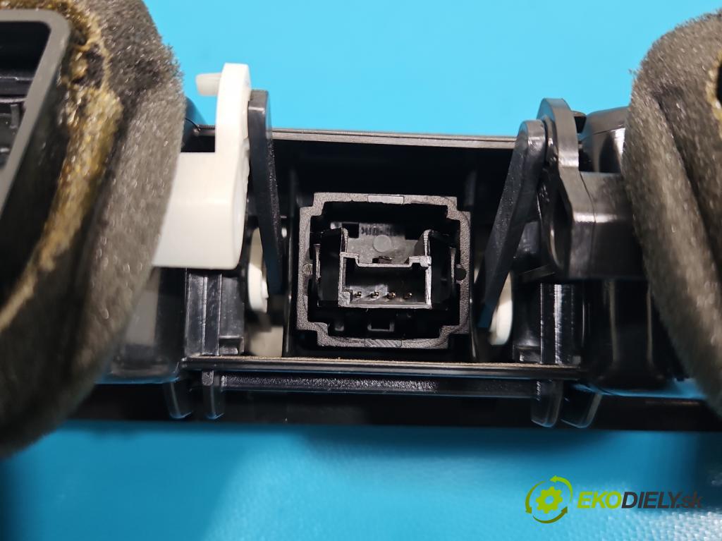 Alfa romeo Giulietta 1.4 T 170 HP manual 125 kW 1368 cm3 5- Mřížka: kúrenia stredová 1560883810 (Mriežka kúrenia (fukár))