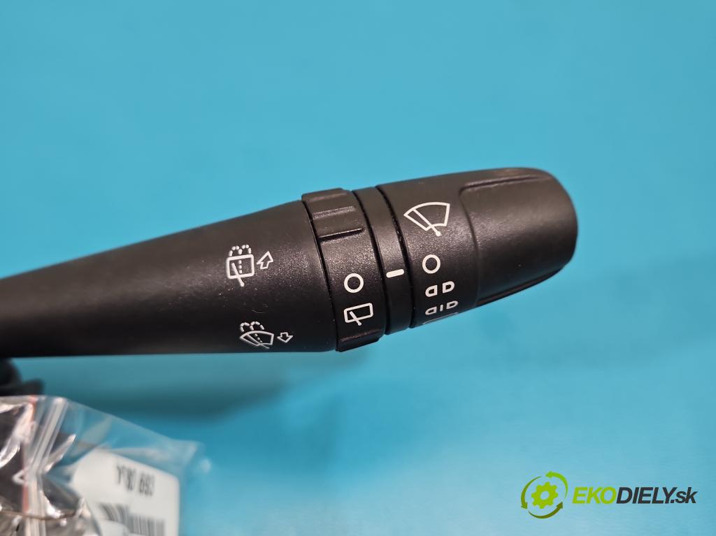 Alfa romeo Giulietta 1.4 T 170 HP manual 125 kW 1368 cm3 5- prepínač komplex: 86263040 (Prepínacie páčky pod volantom)