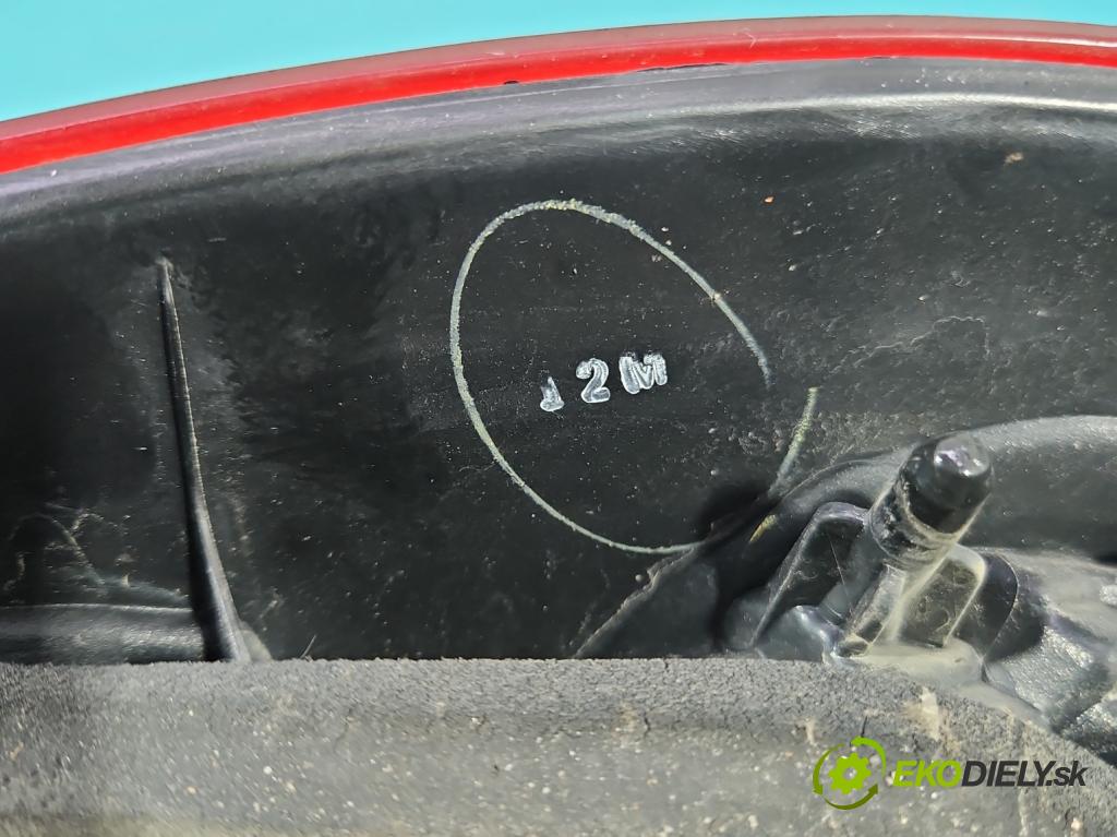 Toyota Corolla E11 1997-2002 1.4 vvti 97KM manual 71 kW 1398 cm3 3- svetlo / reflektor zadné pravé  (Kľučka dverí ostatné)