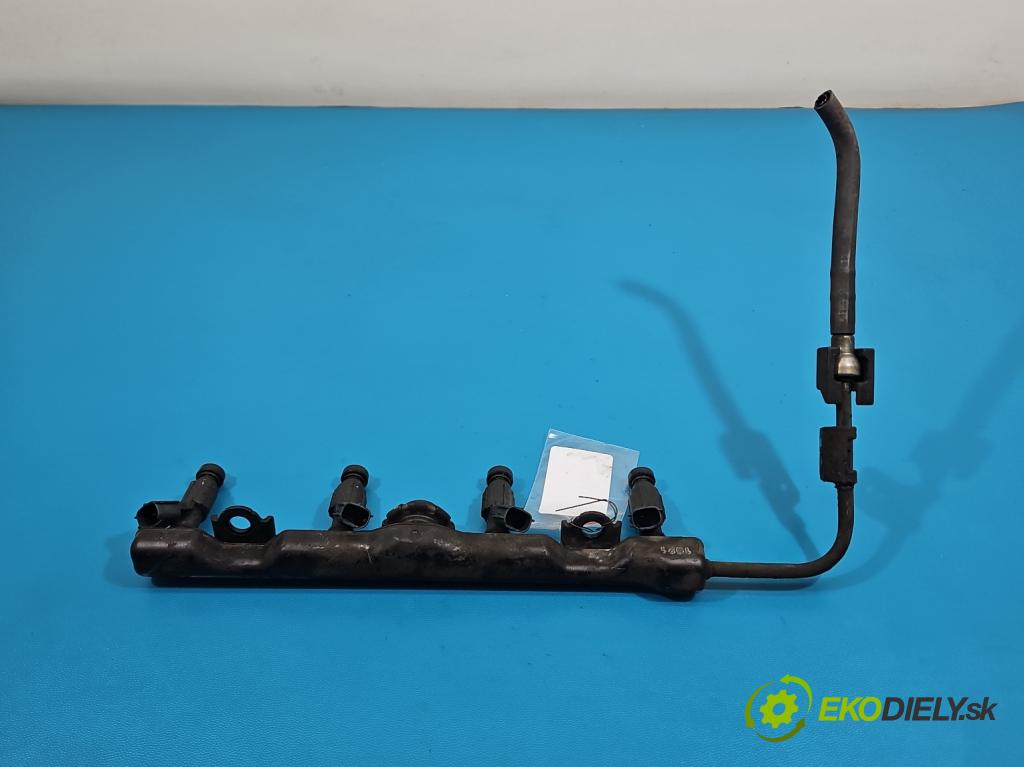 Toyota Corolla E11 1997-2002 1.4 vvti 97KM manual 71 kW 1398 cm3 3- vstrek 23250-0D030 (Vstrekovač paliva)