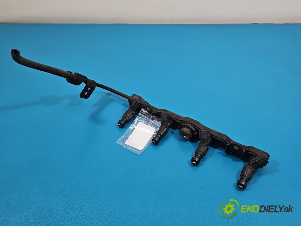 Toyota Corolla E11 1997-2002 1.4 vvti 97KM manual 71 kW 1398 cm3 3- vstrek 23250-0D030 (Vstrekovač paliva)