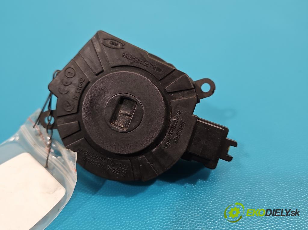 Volvo V50 2.0d 136 HP manual 100 kW 1997 cm3 5- Spínačka  (Spínacia skrinka)