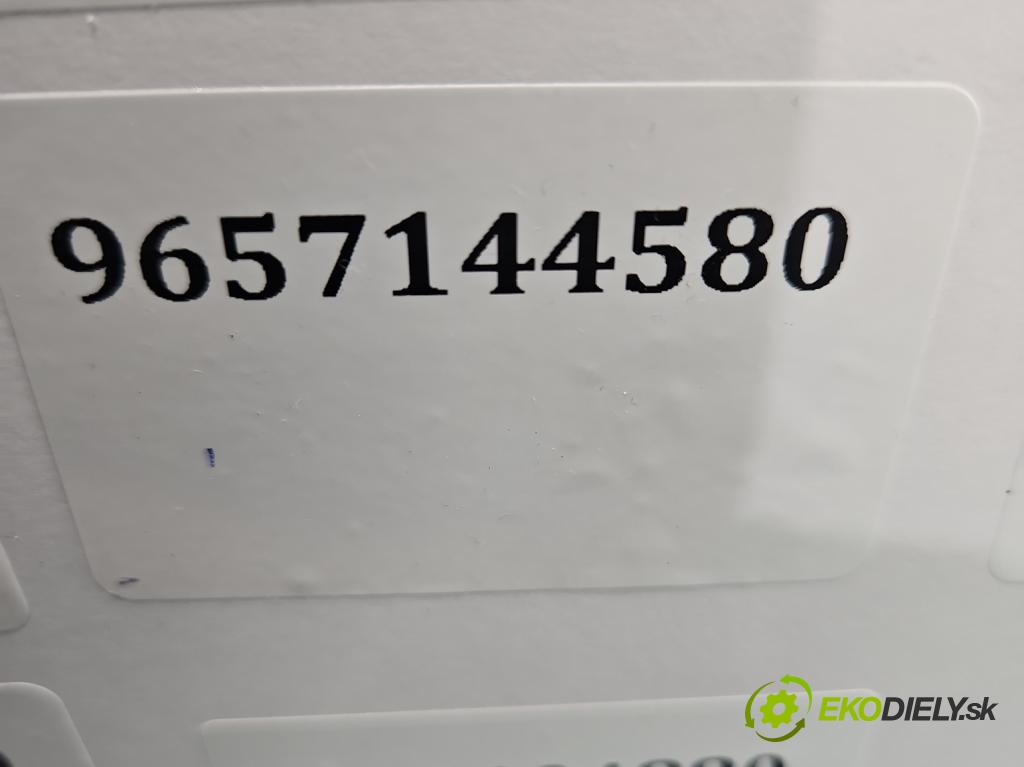 Volvo V50 2.0d 136 HP manual 100 kW 1997 cm3 5- vstrek 9657144580 (Vstrekovač paliva)