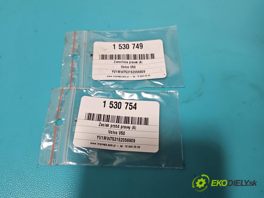 Volvo V50 2.0d 136hp manual 100 kW 1997 cm3 5- náboj pravé  (Náboj kola)