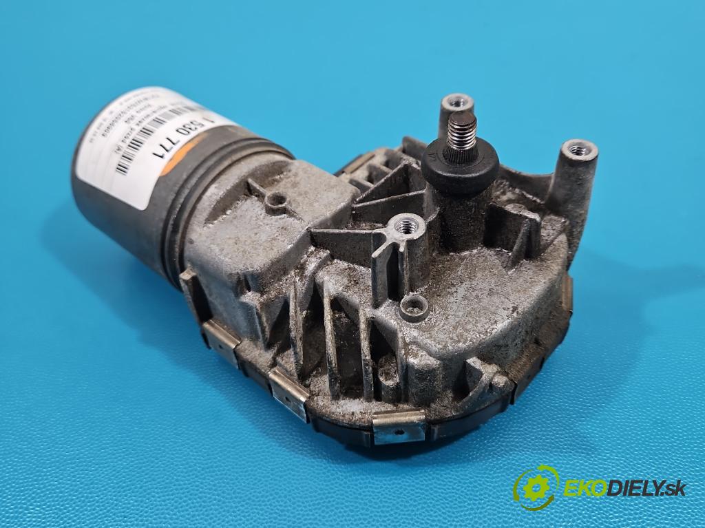 Volvo V50 2.0d 136 HP manual 100 kW 1997 cm3 5- motor stieračov predné 0390241924