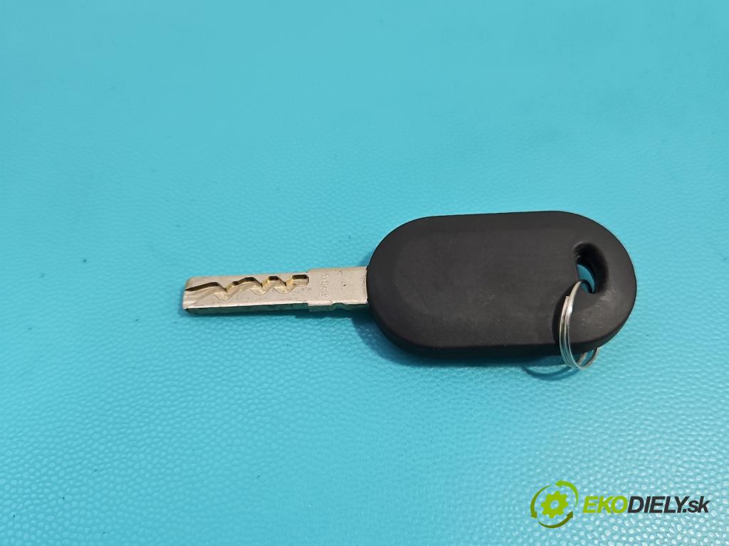 Alfa romeo Giulietta 1.4 T 170 HP manual 125 kW 1368 cm3 5- rukoväť predné ľavé mimo: 242567 (Kľučka dverí vonkajšia predná ľavá)