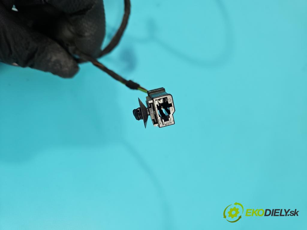 Vw Passat B8 2014 - 1.4 tsi 125 hp manual 92 kW 1395 cm3 4- Balíček: 3G1971365BE