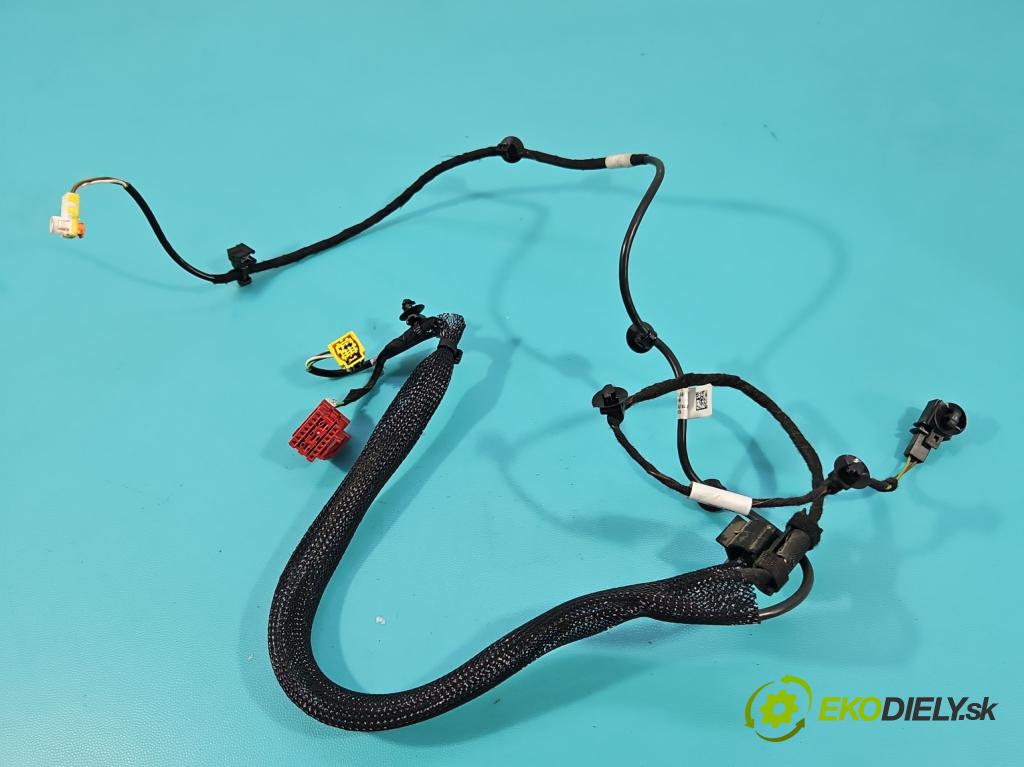 Vw Passat B8 2014 - 1.4 tsi 125 hp manual 92 kW 1395 cm3 4- Balíček: 3G1971365BE