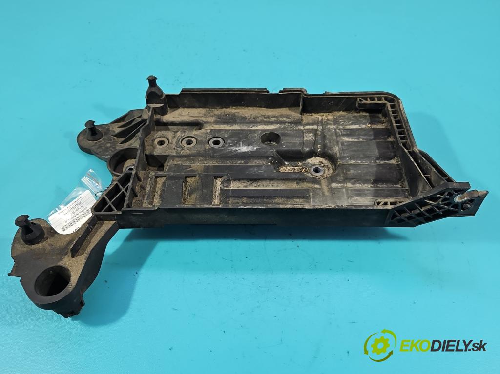 Vw Passat B8 2014 - 1.4 tsi 125 hp manual 92 kW 1395 cm3 4- obal akumulatora 5Q0915321J