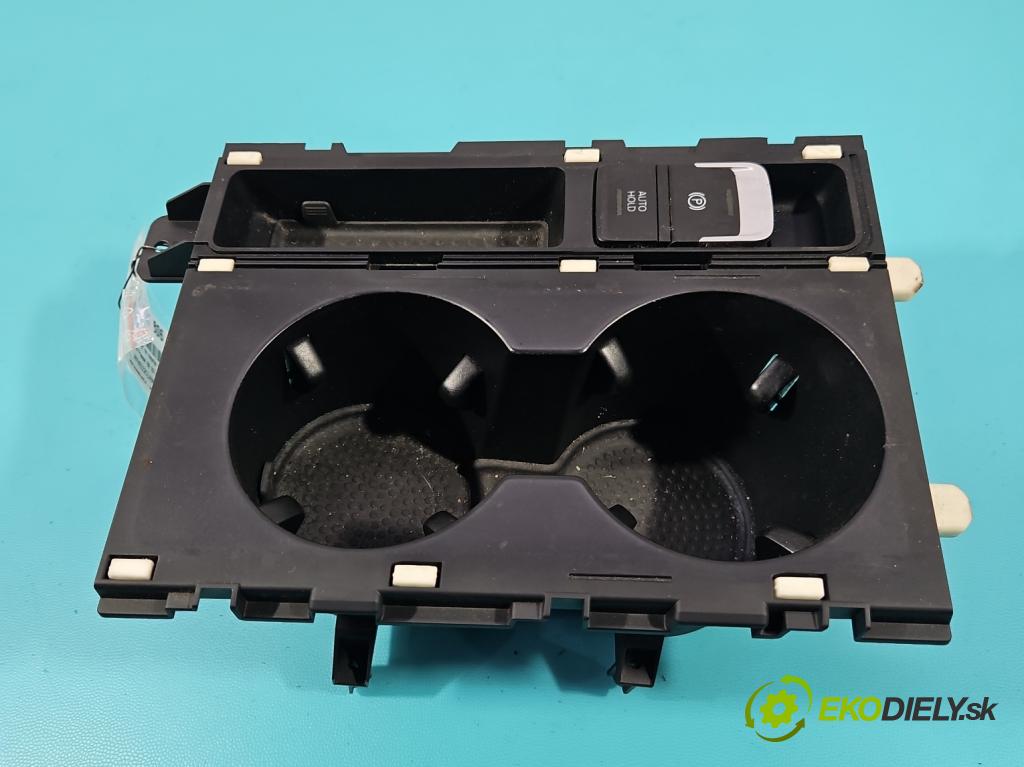 Vw Passat B8 2014 - 1.4 tsi 125 HP manual 92 kW 1395 cm3 4- Rukojeť: na nápoje: 3G0862532B (Držiak (úchyt) na nápoje)