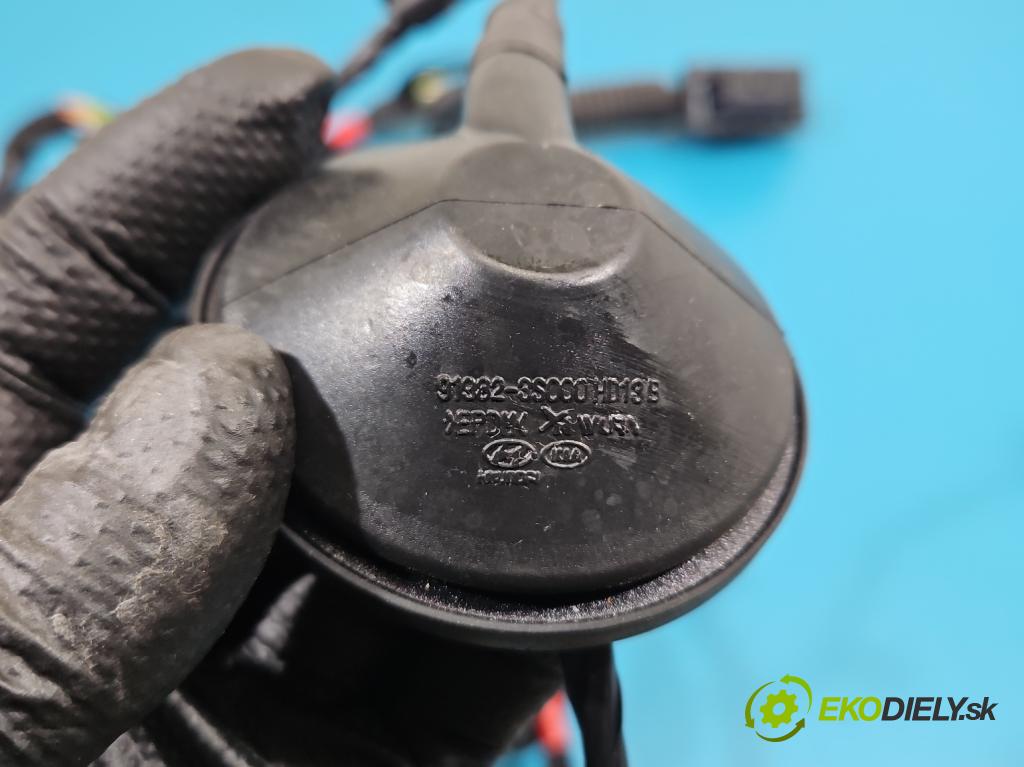 Hyundai I30 III 2016- 1.5 DPI 16V 110 hp manual 80.9 kW 1498 cm3 5- Balíček: dveře přední vlevo 91605-G4290