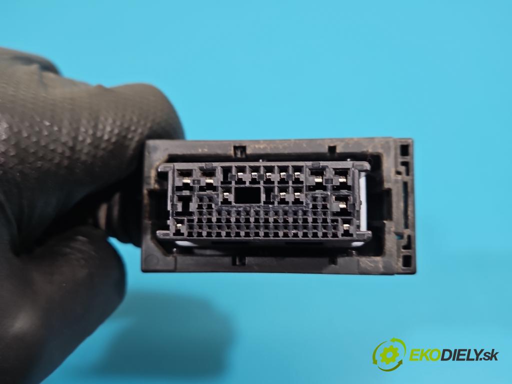 Hyundai I30 III 2016- 1.5 DPI 16V 110 hp manual 80.9 kW 1498 cm3 5- Balíček: dveře přední vlevo 91605-G4290