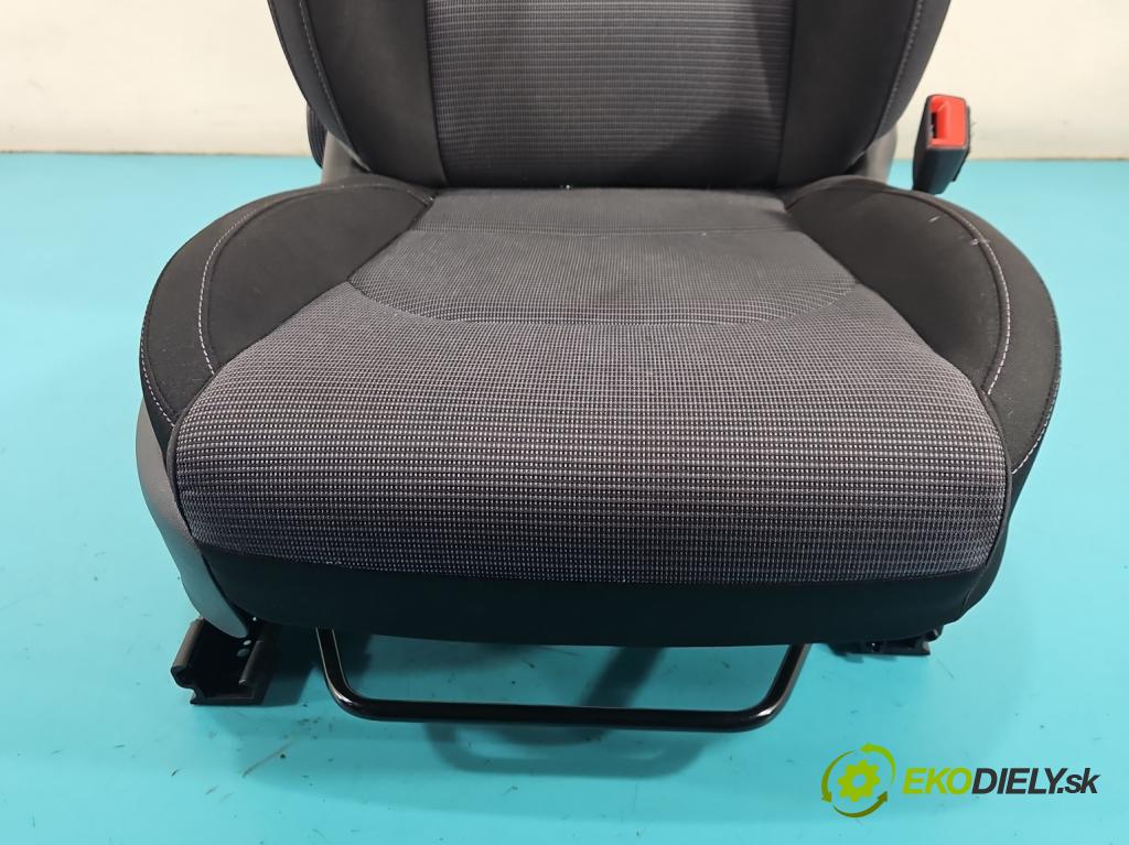 Hyundai I30 III 2016- 1.5 DPI 16V 110 HP manual 80.9 kW 1498 cm3 5- Sedačka pravý  (Sedadlo)