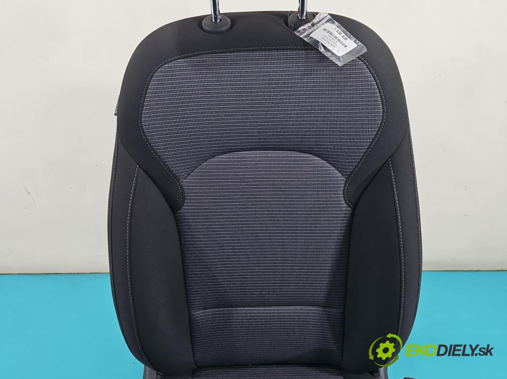 Hyundai I30 III 2016- 1.5 DPI 16V 110 HP manual 80.9 kW 1498 cm3 5- Sedačka pravý  (Sedadlo)