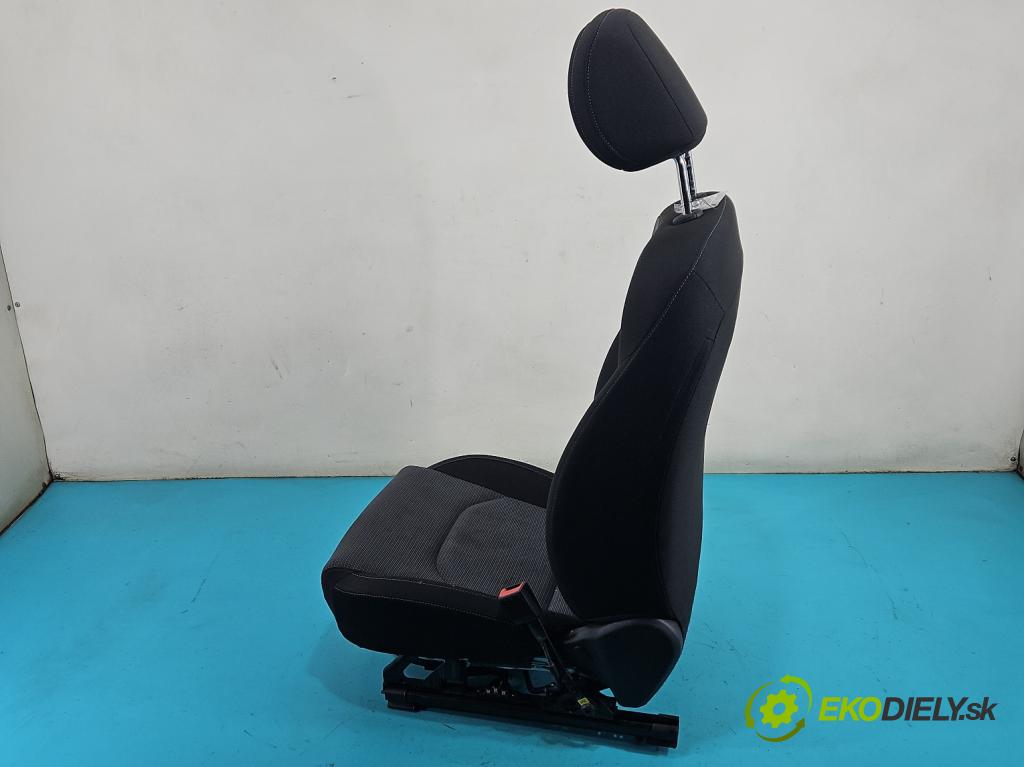 Hyundai I30 III 2016- 1.5 DPI 16V 110 HP manual 80.9 kW 1498 cm3 5- Sedačka pravý  (Sedadlo)