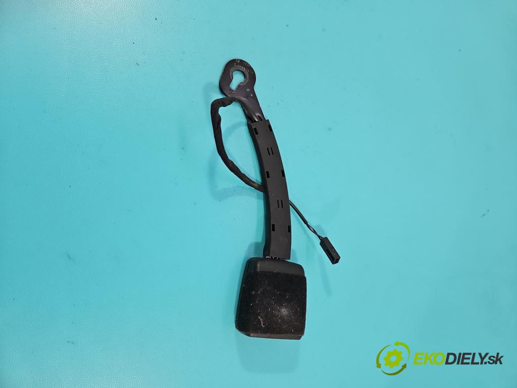 Vw Passat B8 2014 - 1.4 tsi 125 HP manual 92 kW 1395 cm3 4- pas bezpečnosť: predné pravý 631627100C