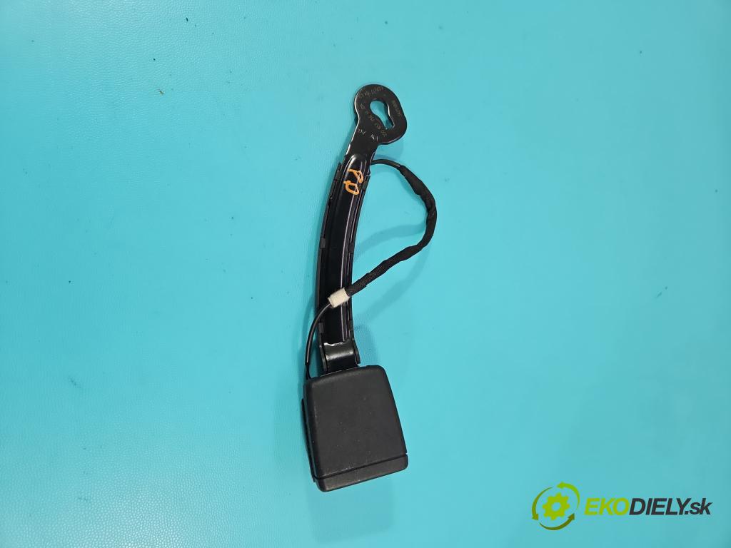 Vw Passat B8 2014 - 1.4 tsi 125 HP manual 92 kW 1395 cm3 4- pas bezpečnosť: predné pravý 631627100C