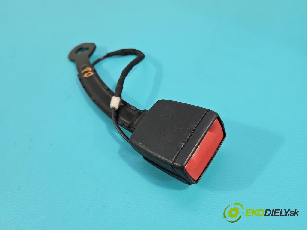 Vw Passat B8 2014 - 1.4 tsi 125 HP manual 92 kW 1395 cm3 4- pas bezpečnosť: predné pravý 631627100C