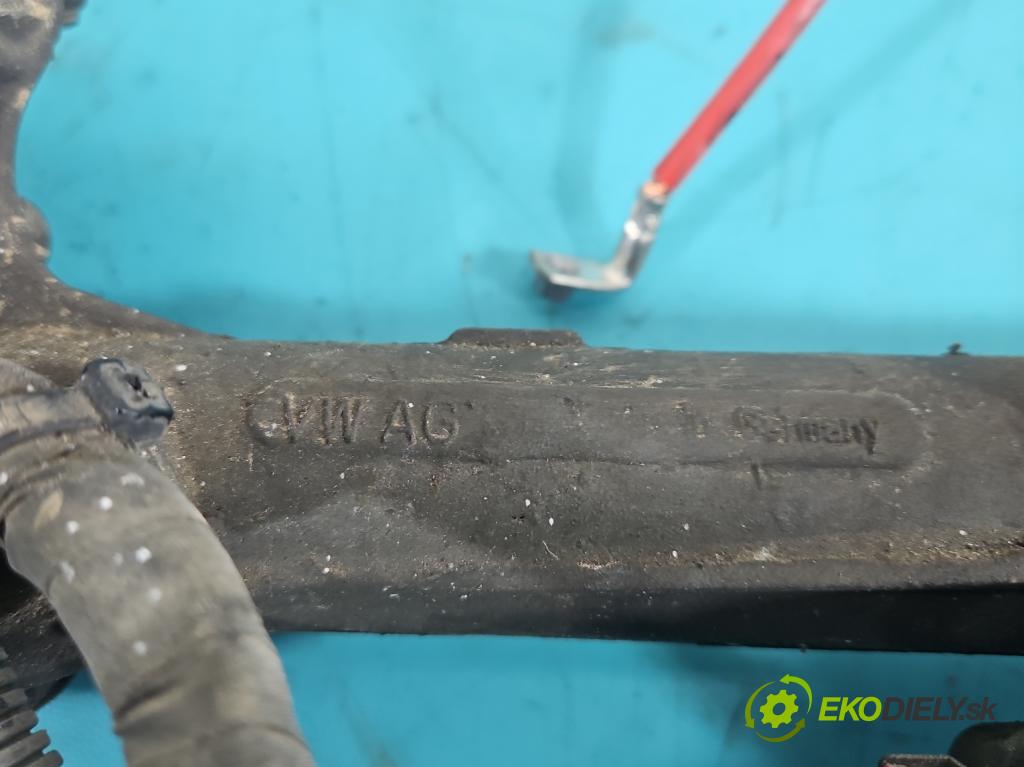 Vw Passat B8 2014 - 1.4 tsi 125 HP manual 92 kW 1395 cm3 4- Ozubené kolo: volant 3Q1423050R